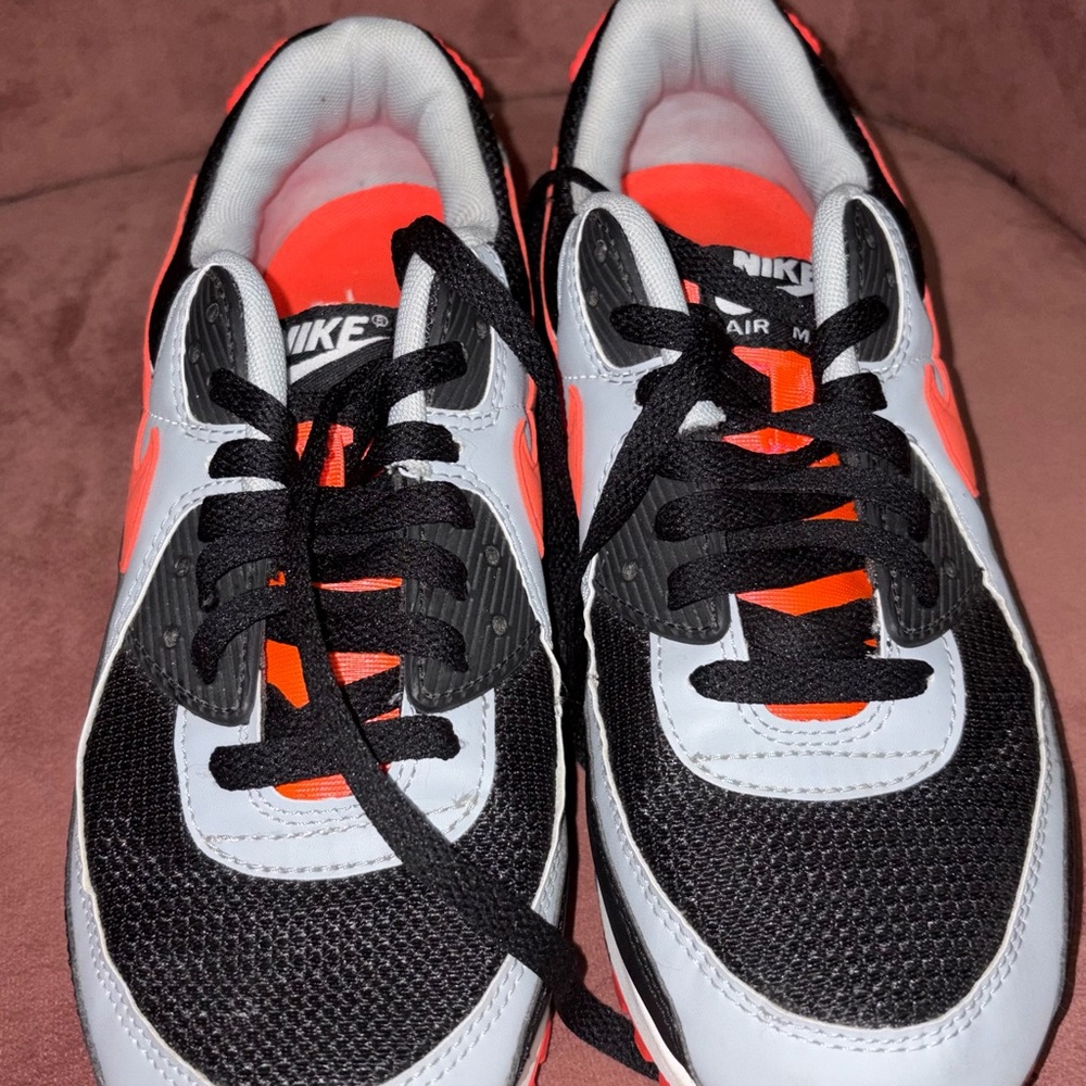 Nike Air Max 90 Sneakers - Black/White/Coral - Picture 2 of 3